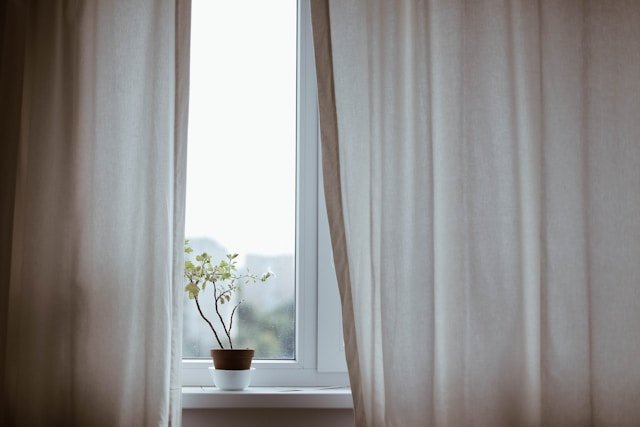 Come ravvivare le tende sbiadite: Guida pratica